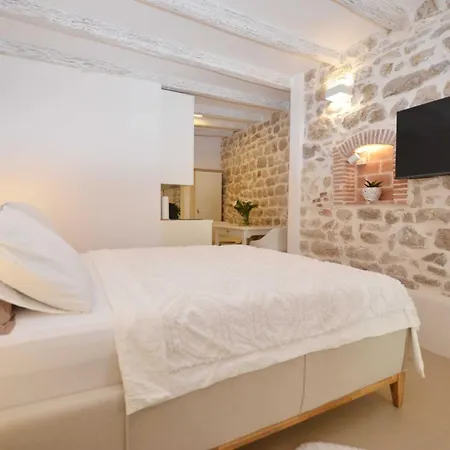 Chic And Stylish Old Town Apartment Rovinj